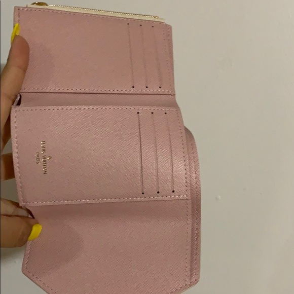 LOUIS VUITTON Wallet. - Picture 5 of 6